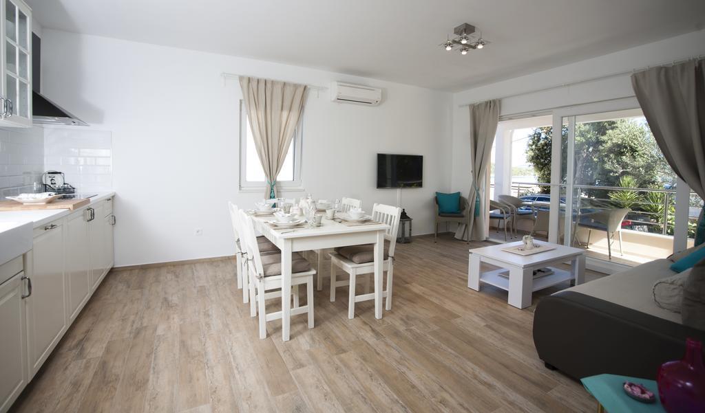 Apartments Villa Laguna With Pool Ražanj Zimmer foto