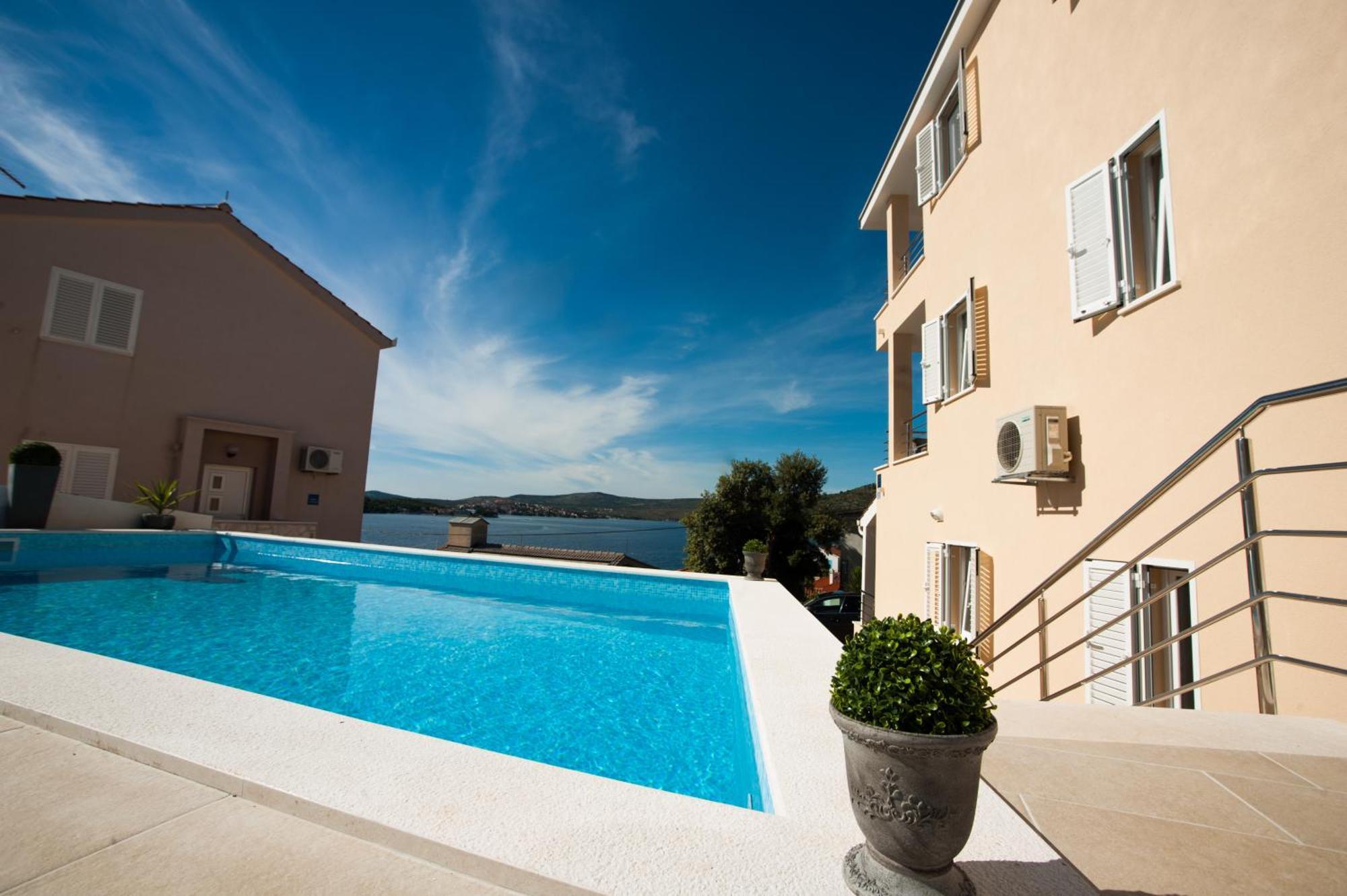 Apartments Villa Laguna With Pool Ražanj Zimmer foto