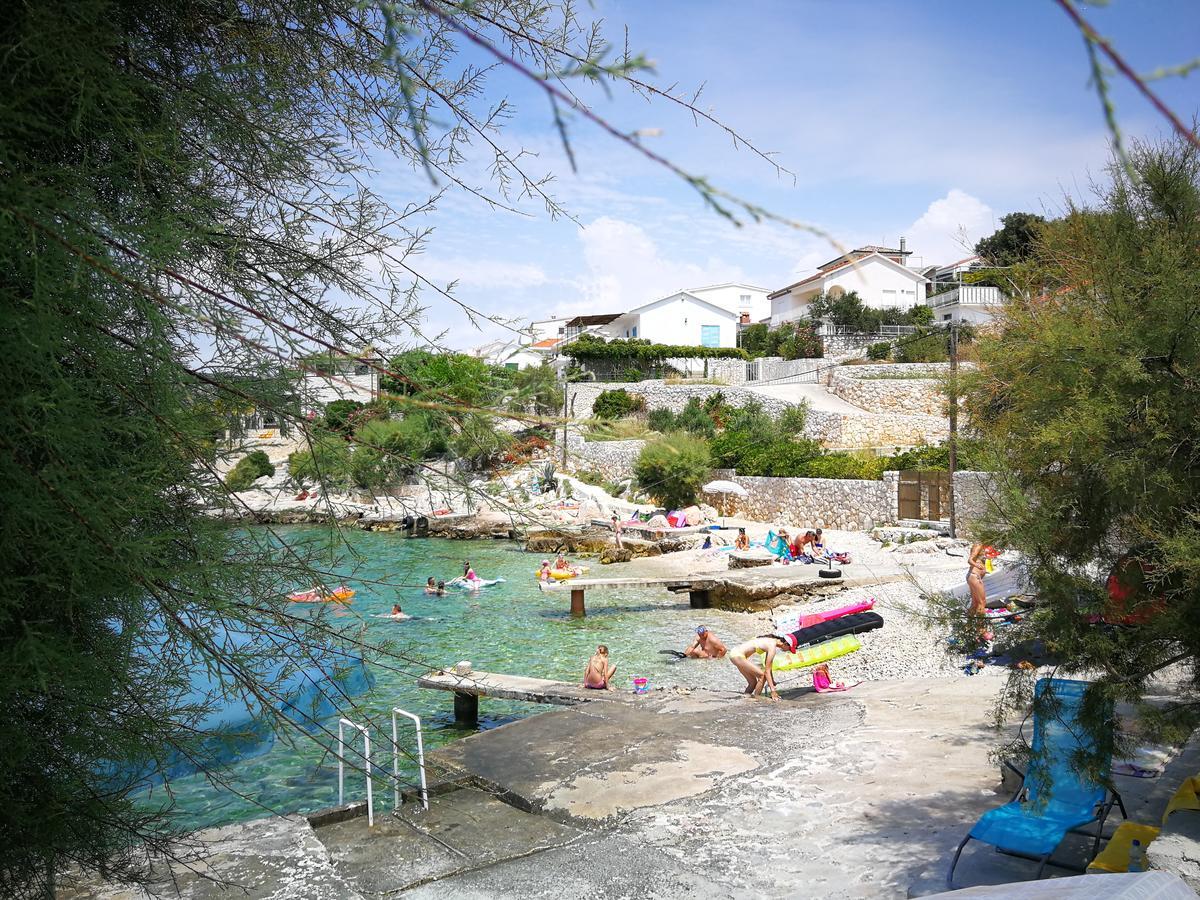 Apartments Villa Laguna With Pool Ražanj Exterior foto